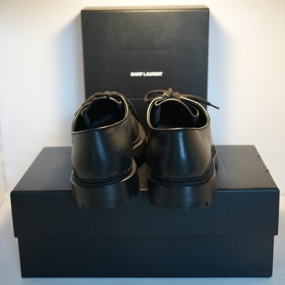 Yves SAINT LAURENT